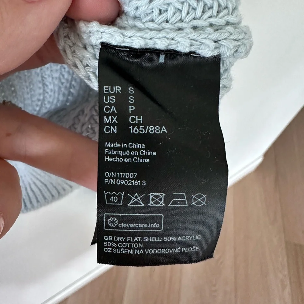 H&M Light Blue Women's Sweater - Picture 6 of 6